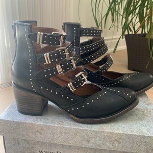 Felicity by Freebird